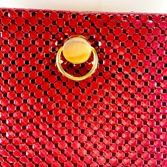 VINTAGE | Wine Metal Purse With Strap | OS - Picture 3 of 9